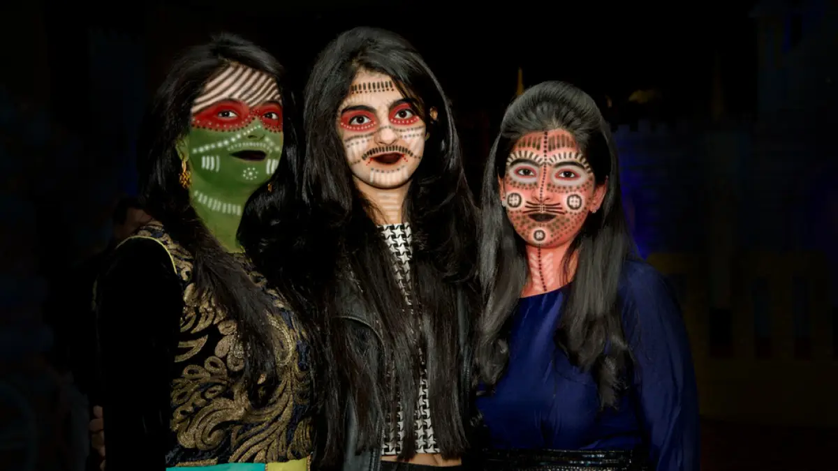 Front Page -Costumes Shop 万圣 13